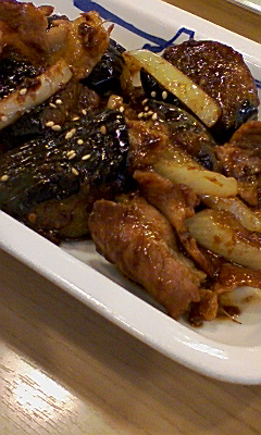 松屋の豚と茄子の辛味噌炒め定食